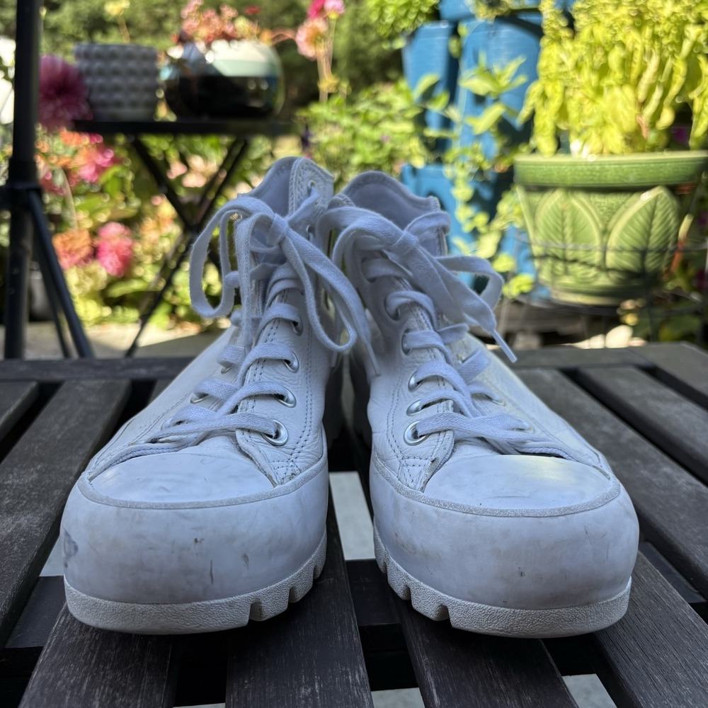 Converse Women 6.5 White Lugged High Top Sneakers Gorpcore Leather - Picture 3 of 13